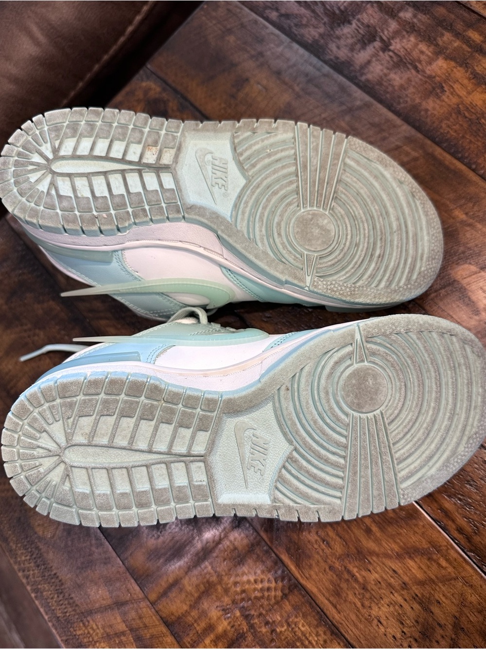 Nike Teal and White High-Top Sneakers - Picture 4 of 4